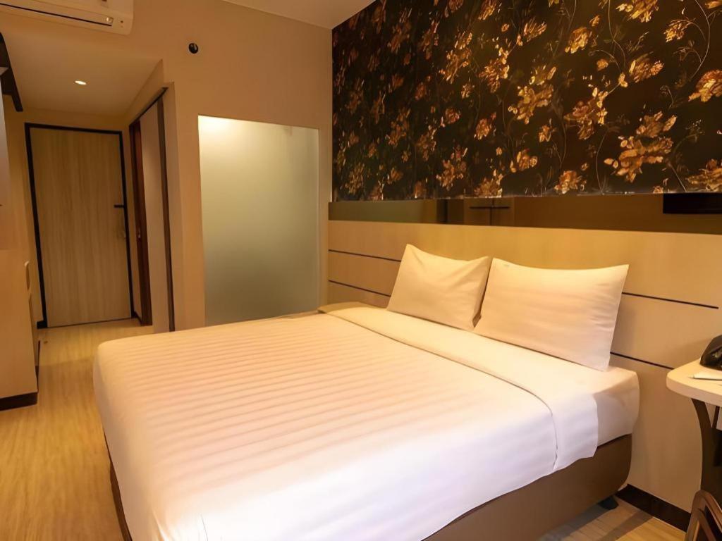 Mine Home Hotel By Sovia Bandung Bagian luar foto