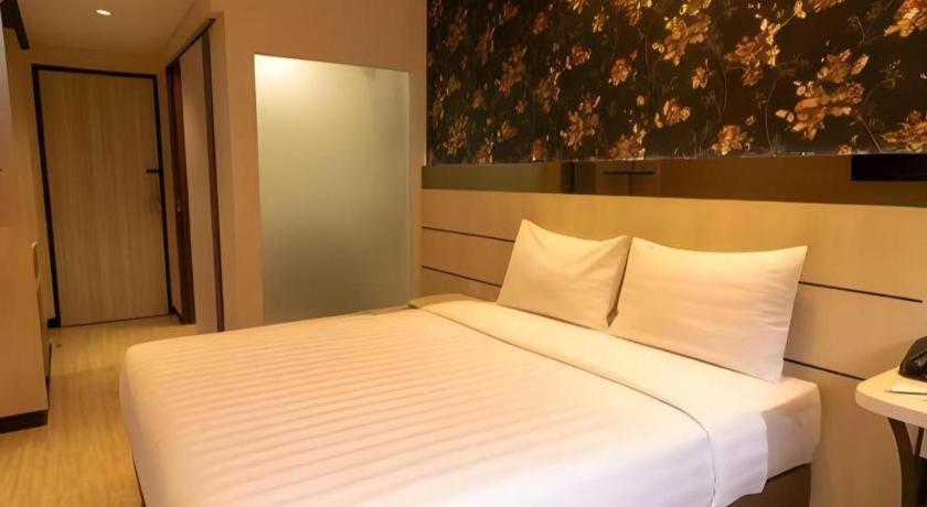 Mine Home Hotel By Sovia Bandung Bagian luar foto