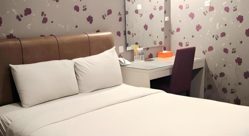 Mine Home Hotel By Sovia Bandung Bagian luar foto
